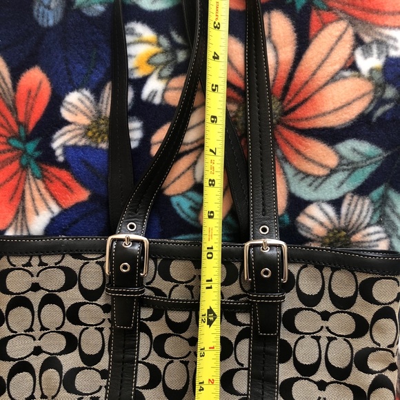 ***SOLD***Coach Signature Lunch Tote and Wallet - Picture 8 of 16